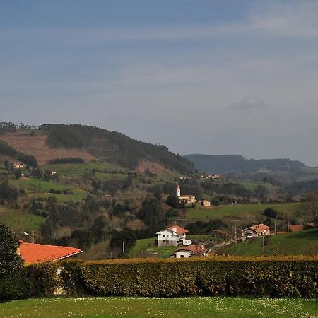 בית הארחה Miravalles 	Casa Rural Llugaron I מראה חיצוני תמונה