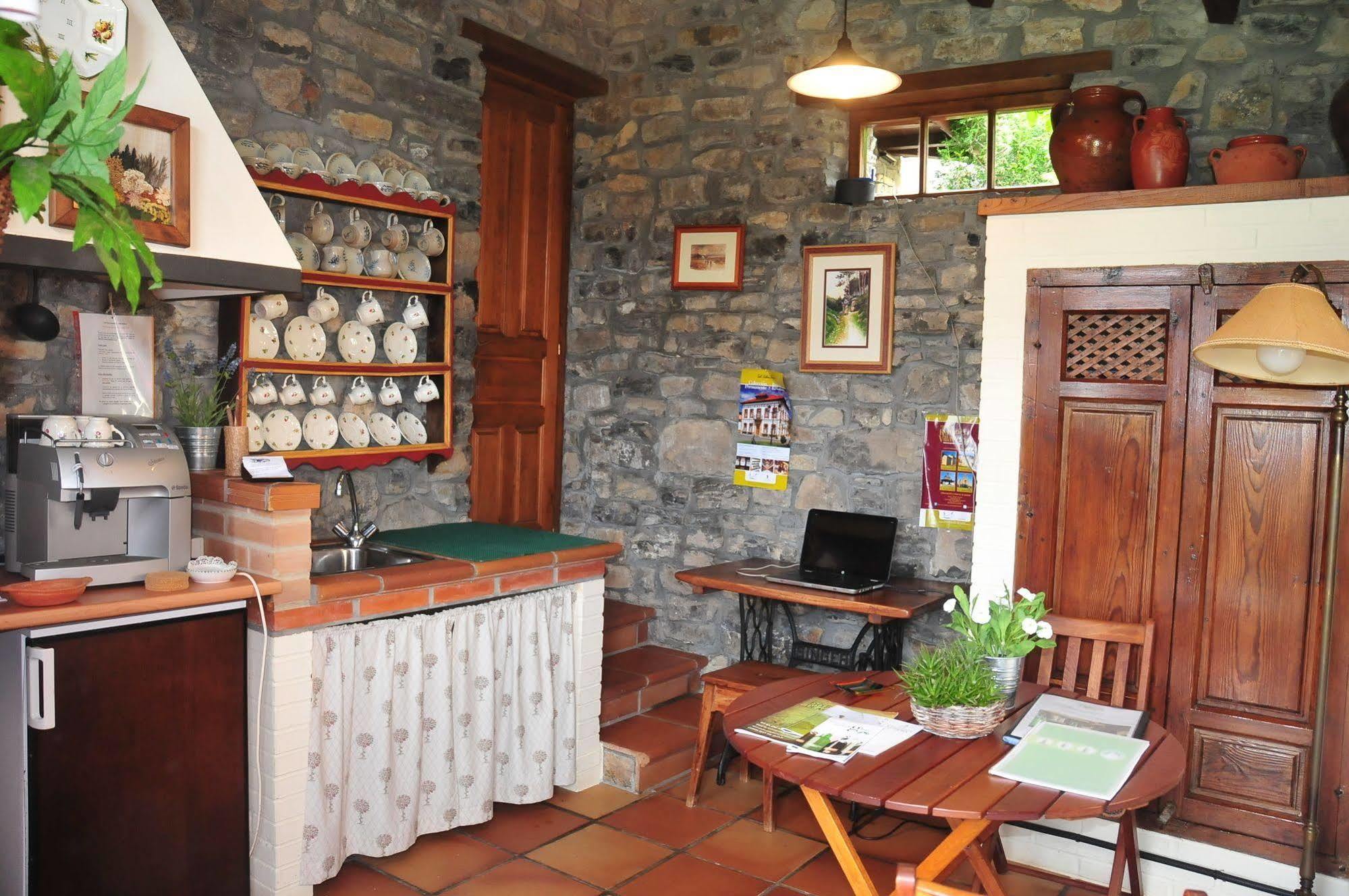 Miravalles Casa Rural Llugaron I מראה חיצוני תמונה